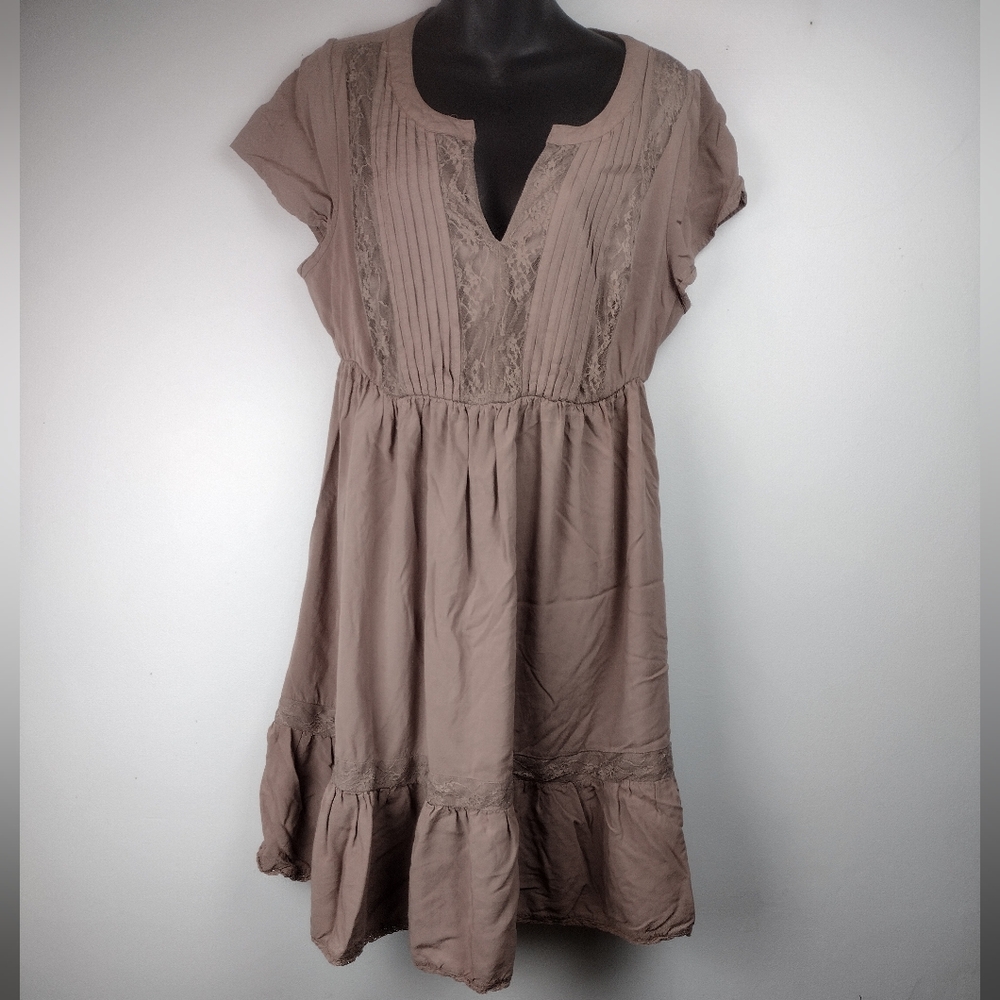 Torrid Dusty Mauve Lace-Trim V-Neck Blouse size 00